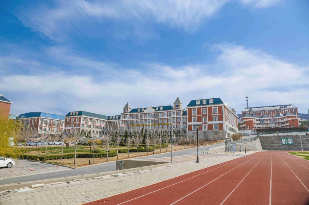 校园风光-大连枫叶职业技术学院